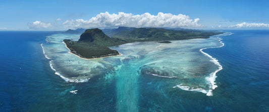 UNDERWATER WATERFALL 003